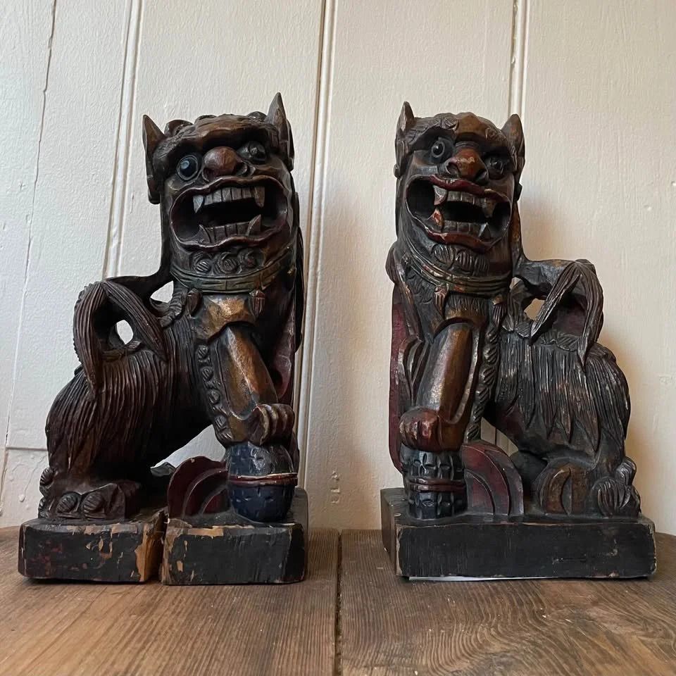 Chinese Qing Dynasty Carved Foo Dogs.