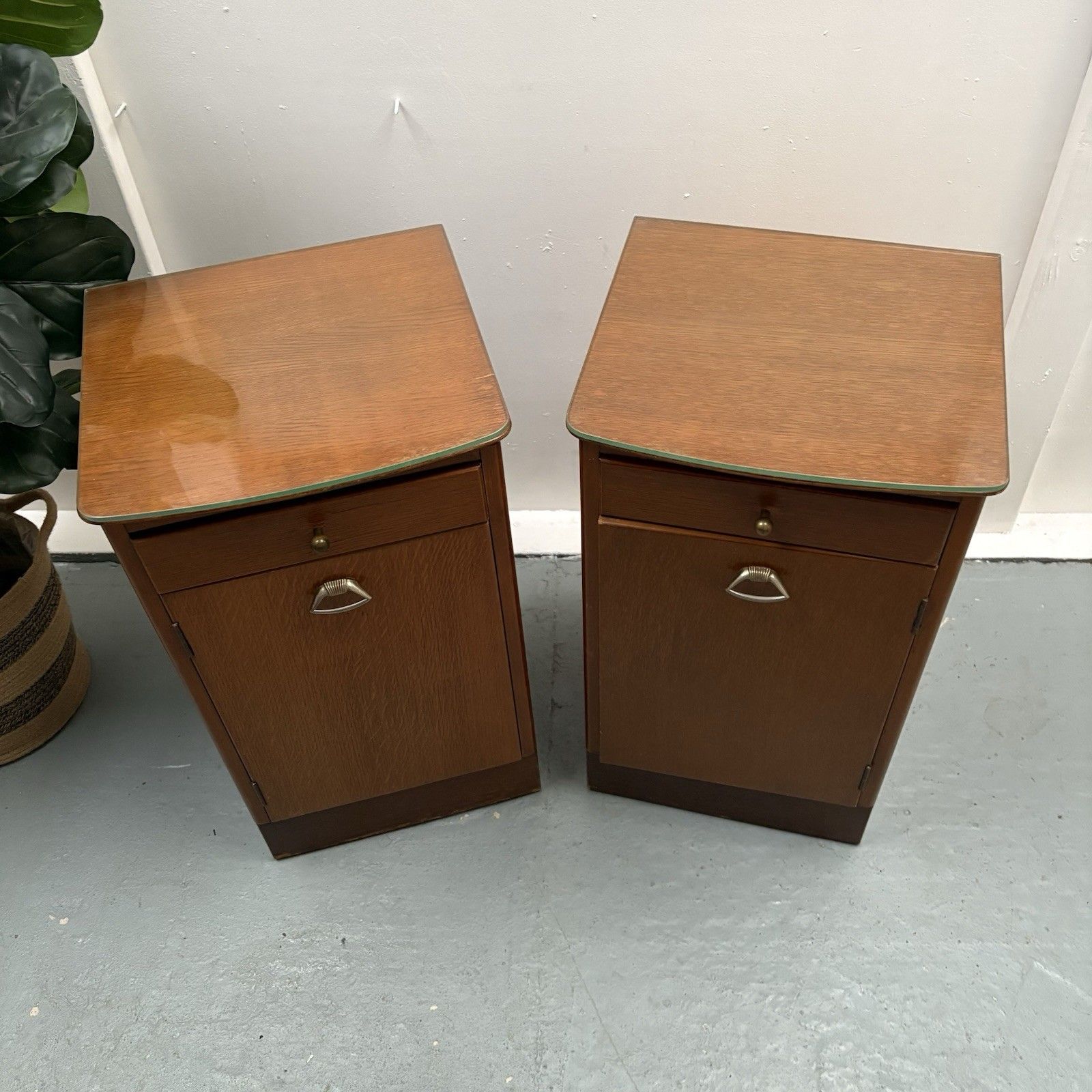 Pair Of Lebus Bedside Cabinet / Art Deco Oak Style Pot Cupboard photo Furniture
