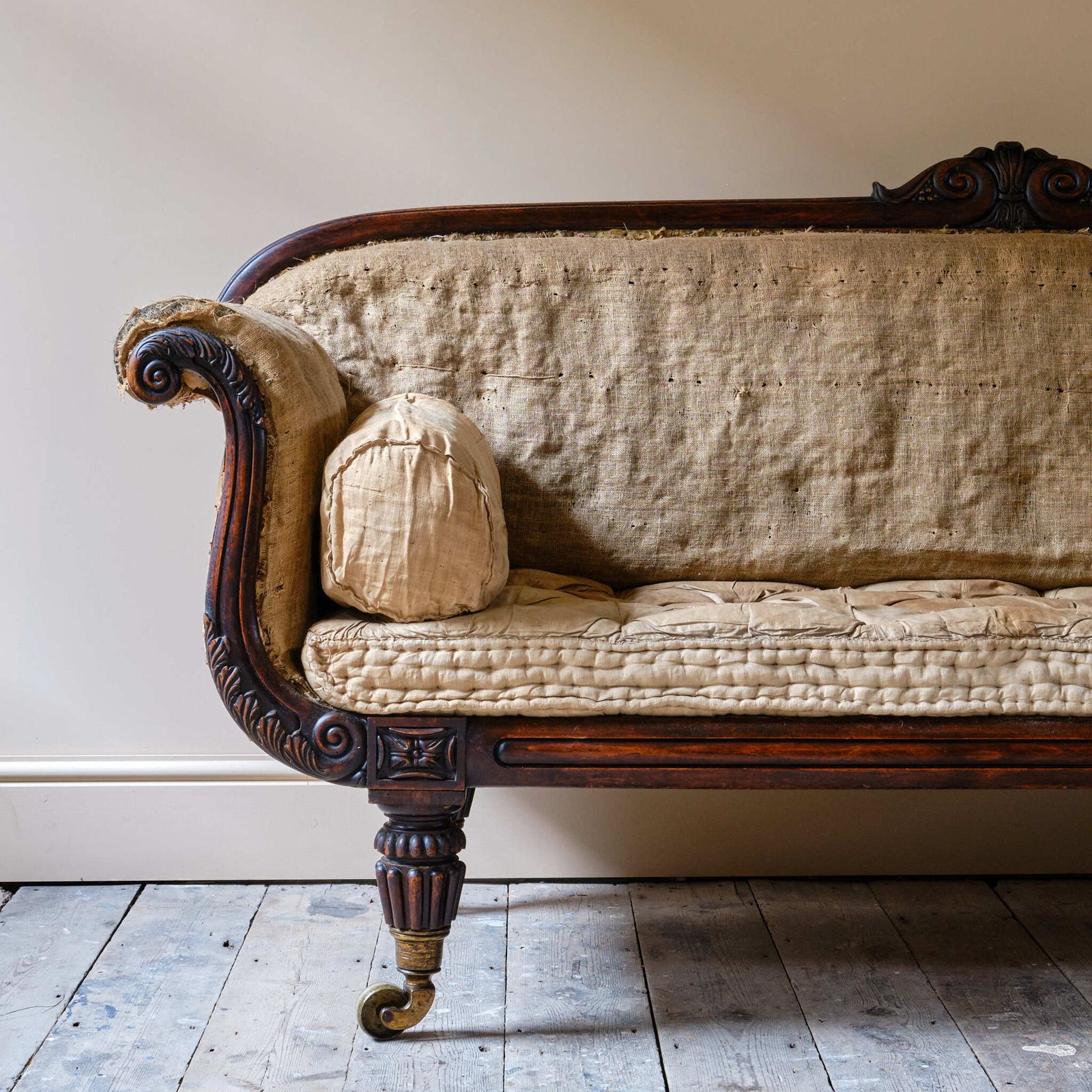 photo vinterior Early 19th Century Simulated Rosewood Country House Sofa