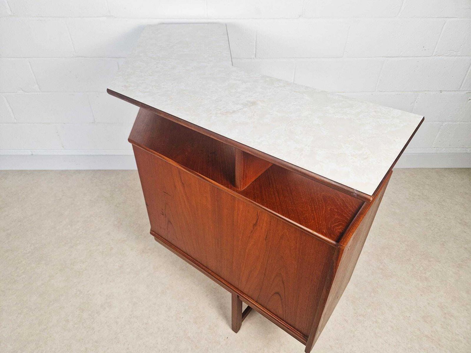 photo furniture Turnridge Of London Vintage Mid Century Medium Teak 1960s Angled Cocktail Bar Pg010