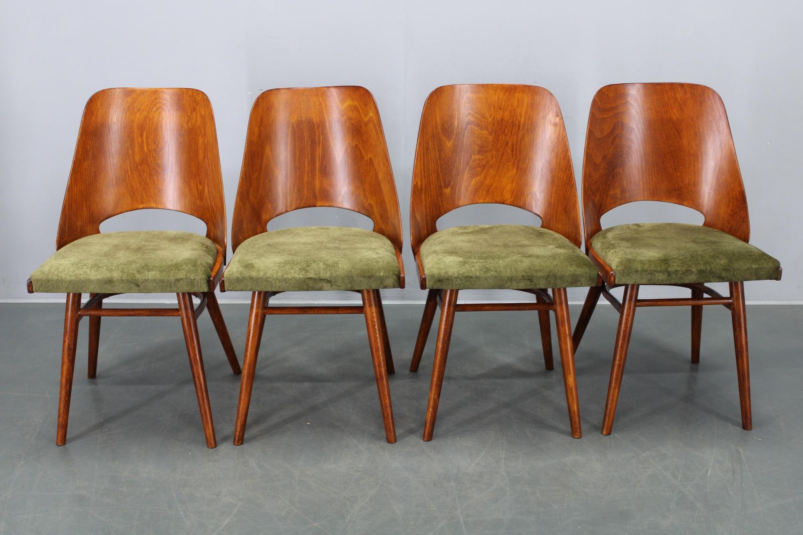 Set Of Four Mid Century Dining Chairs Ton 514 By Osvald Haerdtl, 1960s photo Furniture