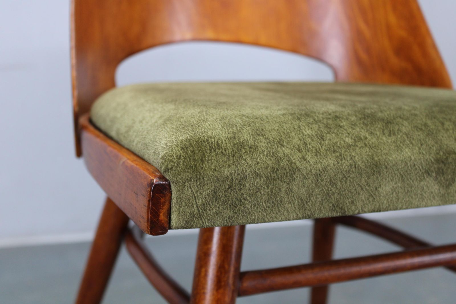 photo for sale Set Of Four Mid Century Dining Chairs Ton 514 By Osvald Haerdtl, 1960s