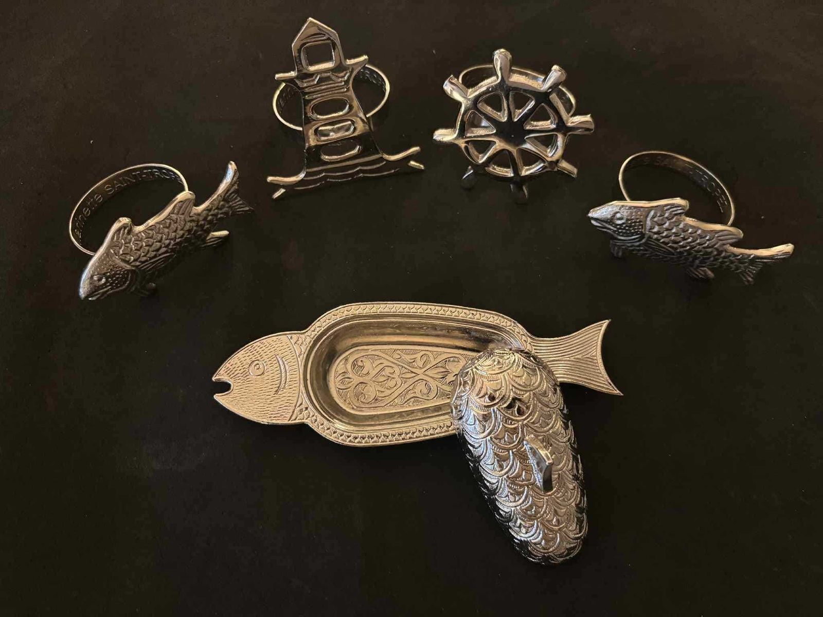 photo vintage Marine De Saint Tropez Coastal Napkin Rings, Fish Box, Beach Table Decor, Set Of 5