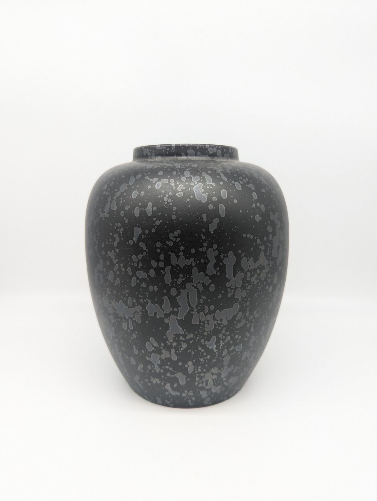 Poole Pottery Calypso Vase – Dark Lustre, England (C.1970s) photo furniture