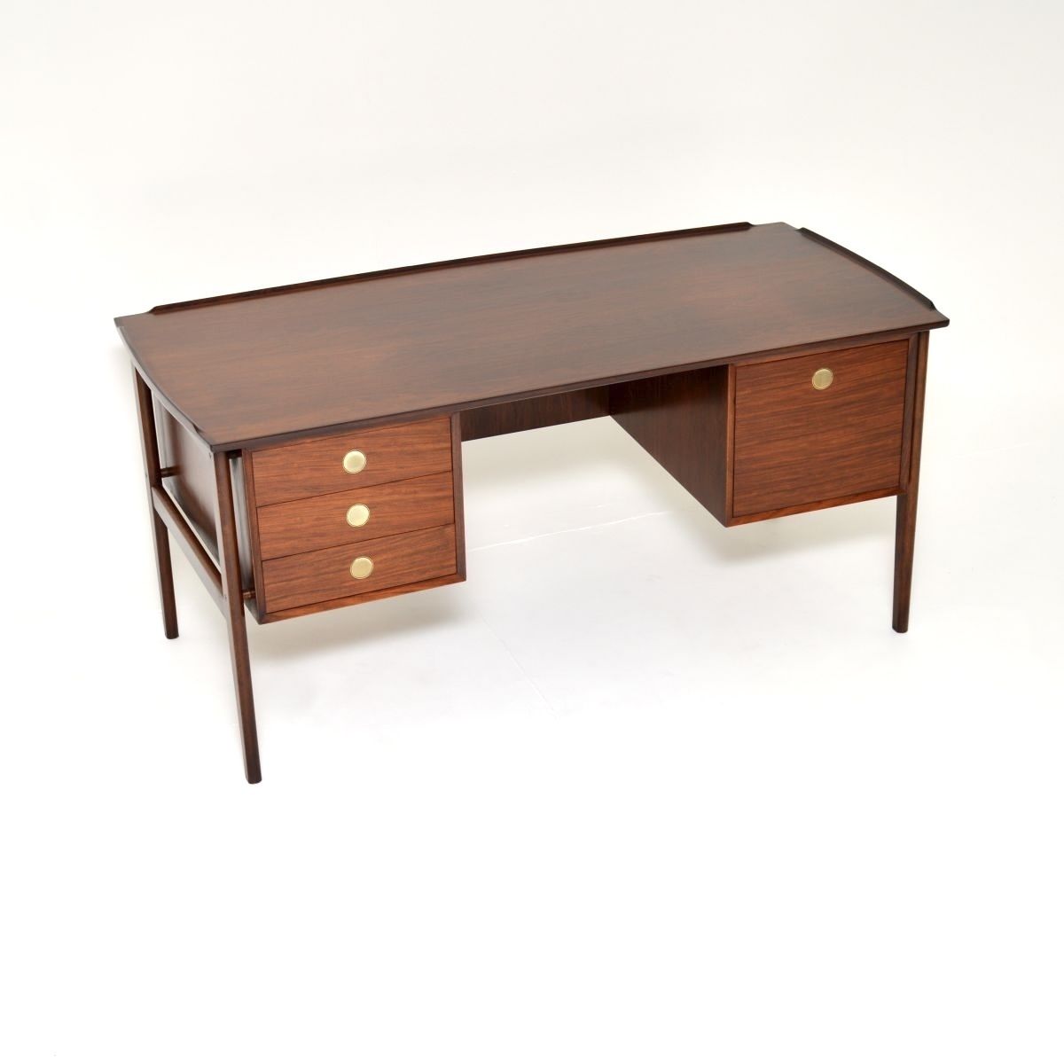 photo vinterior Danish Vintage Rosewood Executive Desk