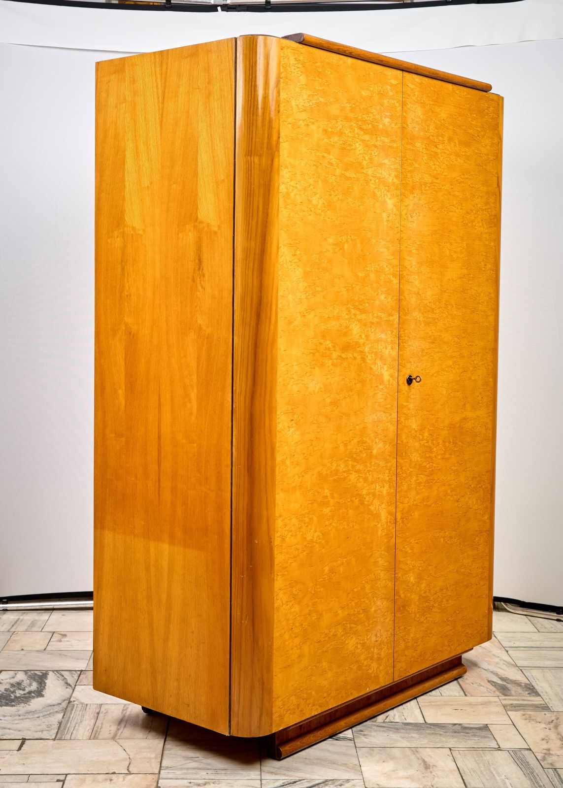 photo vintage Art Déco Wardrobe By Jindřich Halabala, 1960s, Czechoslovakia