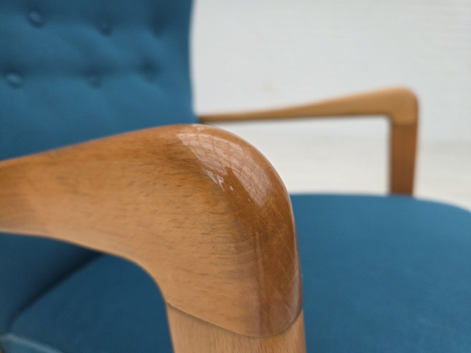 Deense Fauteuil Van Fritz Hansen, Ca. Jaren 1970. Meubilairwol, Gelakt Beukenhout. photo vinterior