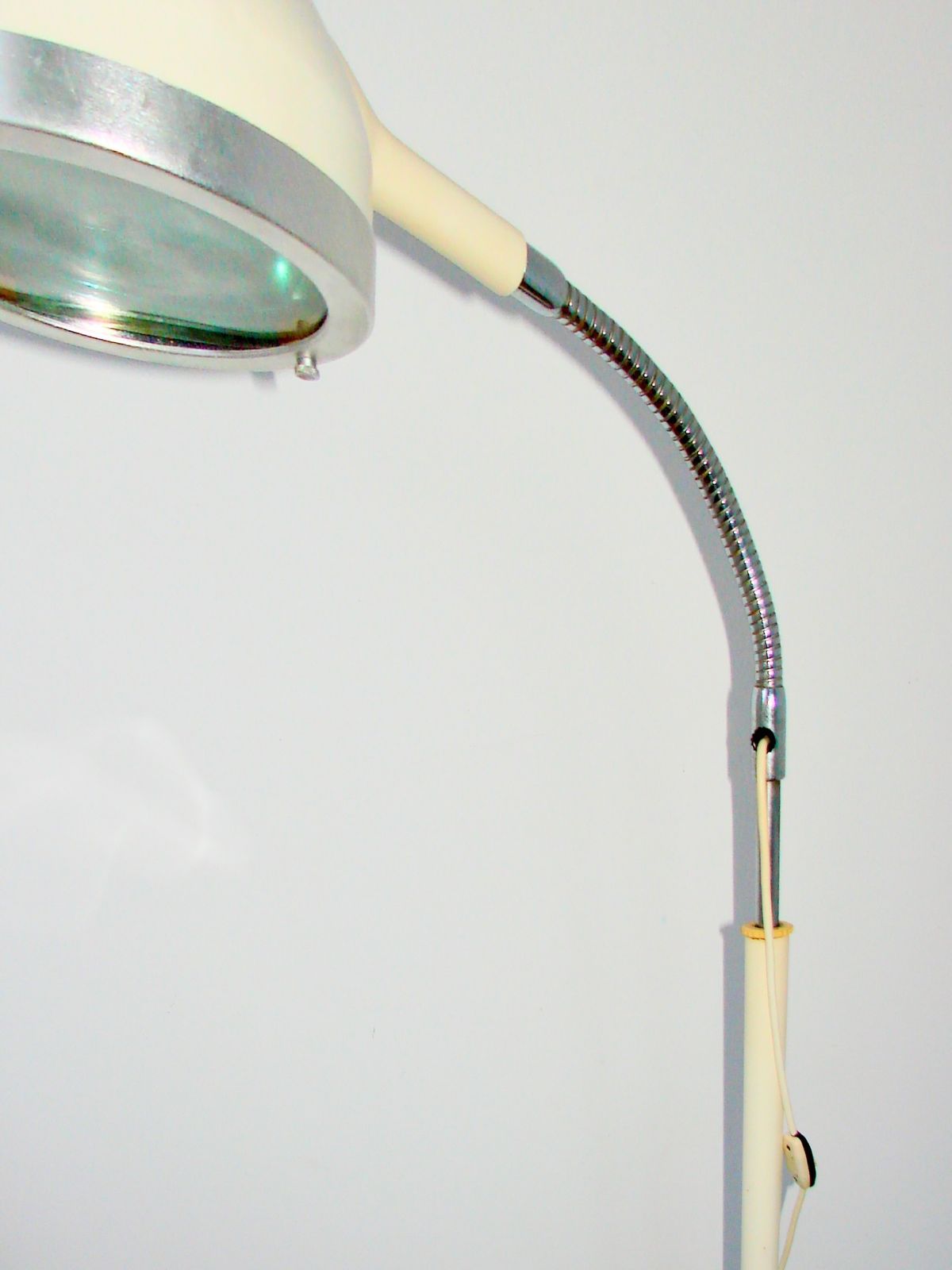 Medische Vloerlamp, Jaren 1970, Loftstijl – Metaal, Verstelbaar photo for sale