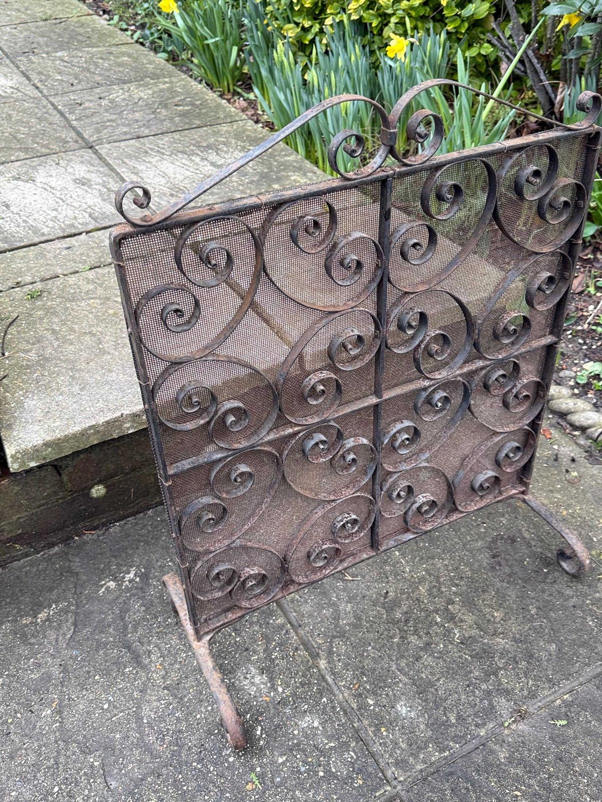 Antique Wrought Iron Fire Screen Victorian Scrollwork Fireplace Spark Guard photo Home Fixtures