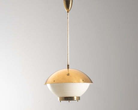 Grote Messing Hanglamp Met Gegraveerd Opalineglas photo for sale