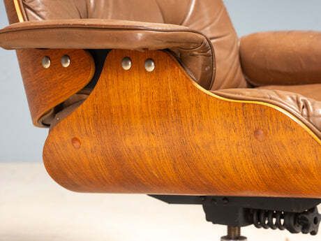 photo vintage Mid Century Lounge Chair With Ottoman, Leather & Plywood, 1960s