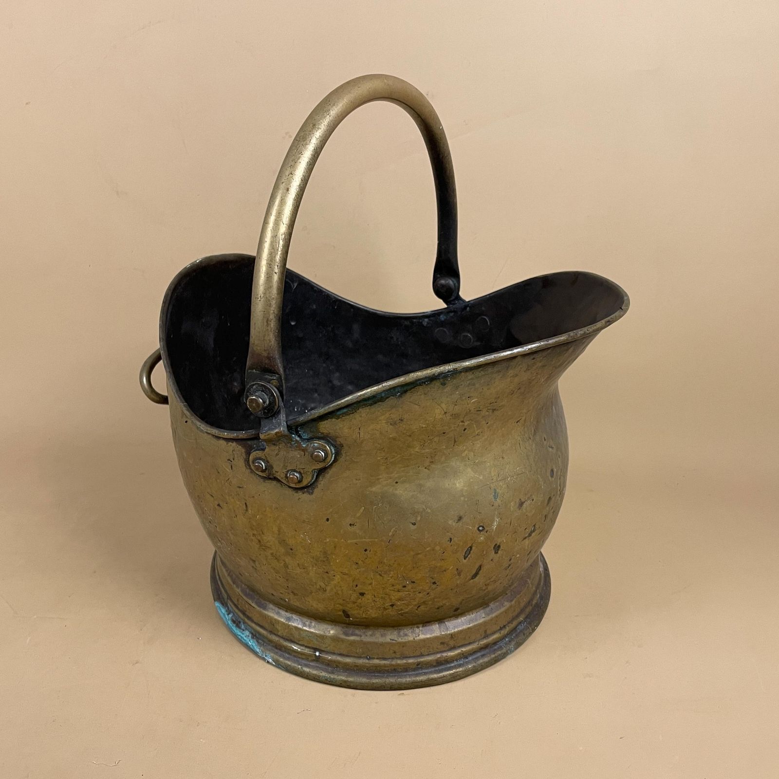 Antique Metal Gold Brass Coal Bucket Handle Fireside Fire Side Scuttle Log Helmet Farmhouse Cottage Aged Patina Vintage Fireplace Logs photo vinterior