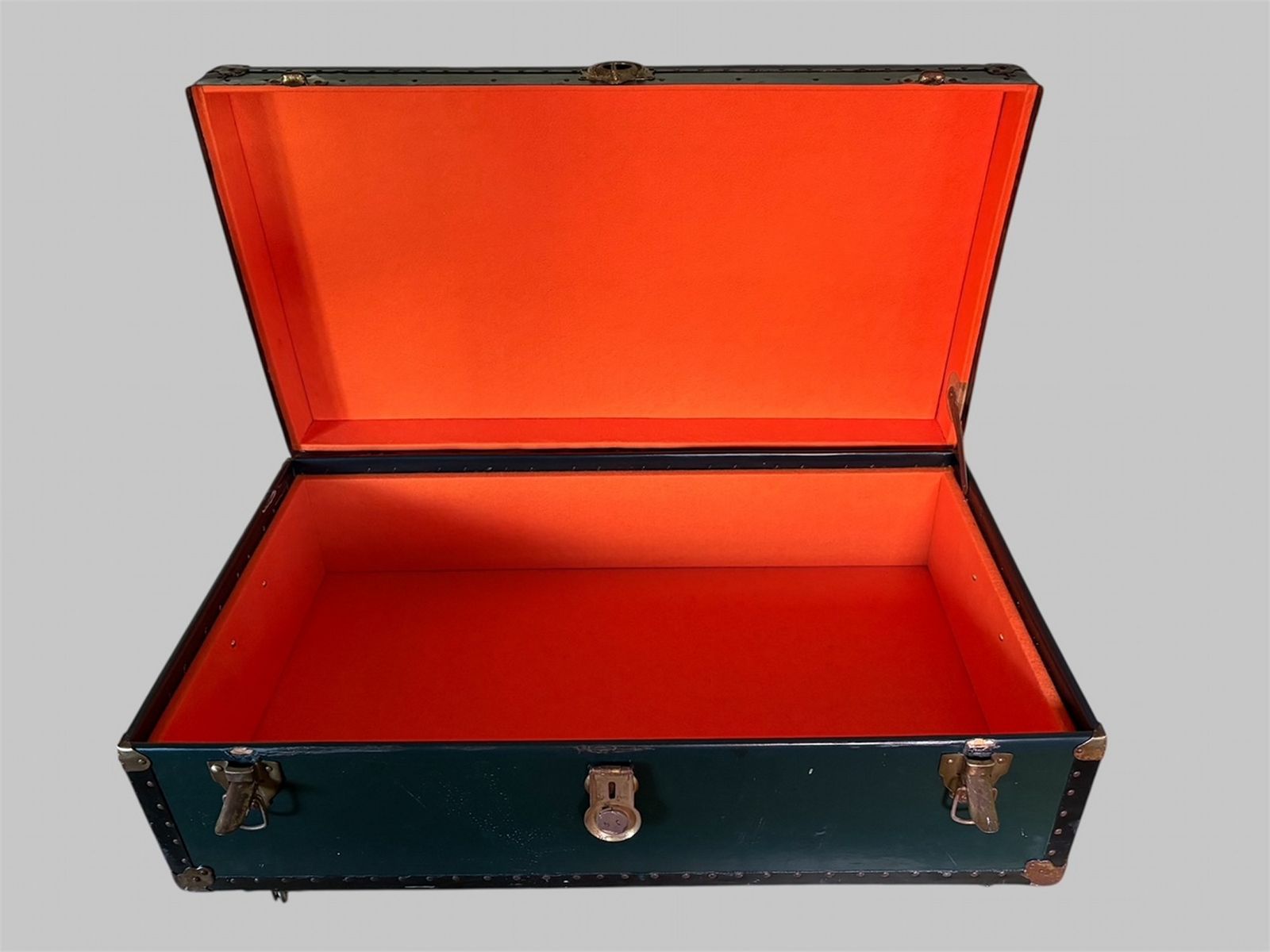 Blue Steamer Trunk On Castors England, Early 20th Century photo vinterior