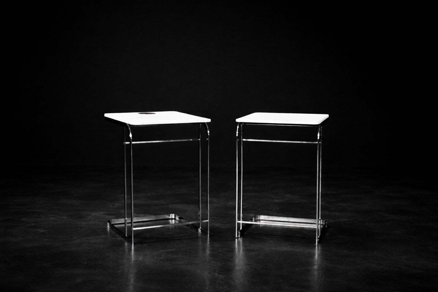 Vintage Italiaanse Witte Salontafels Van Antonio Citterio Voor Flexform, 1997, Set Van 2 photo buy