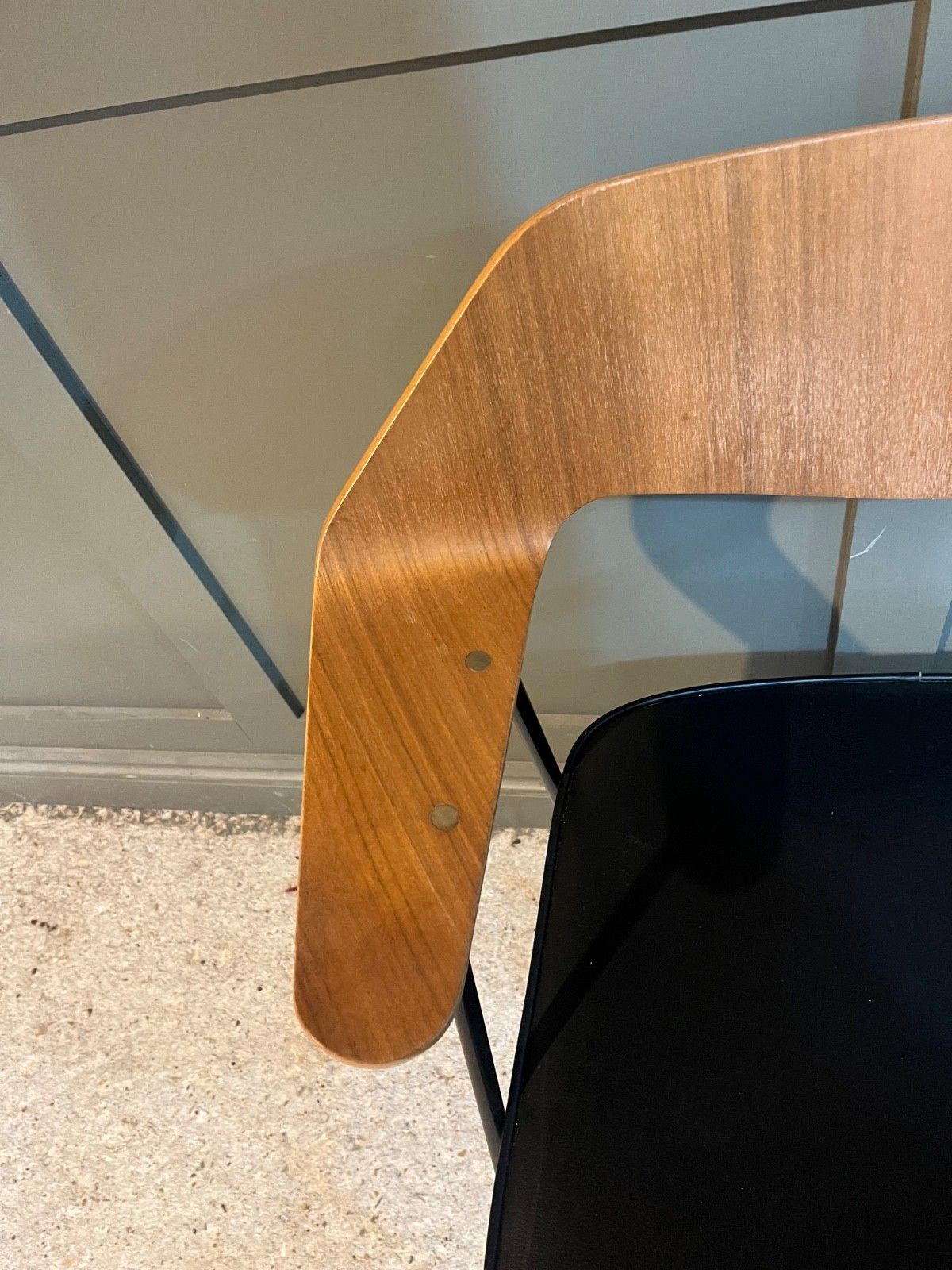 Robin Day 675 Chair photo vintage