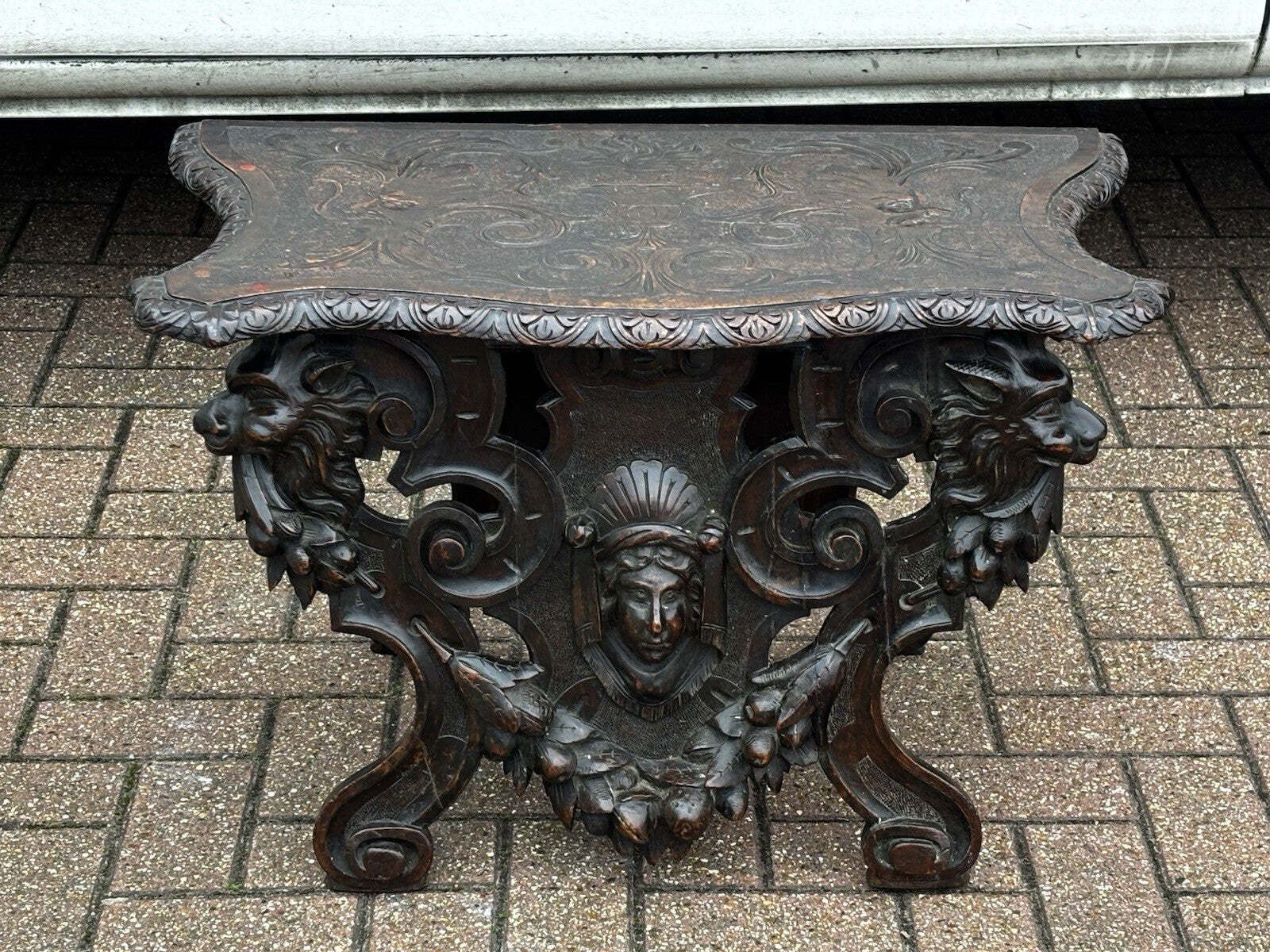 Victorian Italian Carved Walnut Low Lamp / Side Table. Superb Quality. photo 709.0