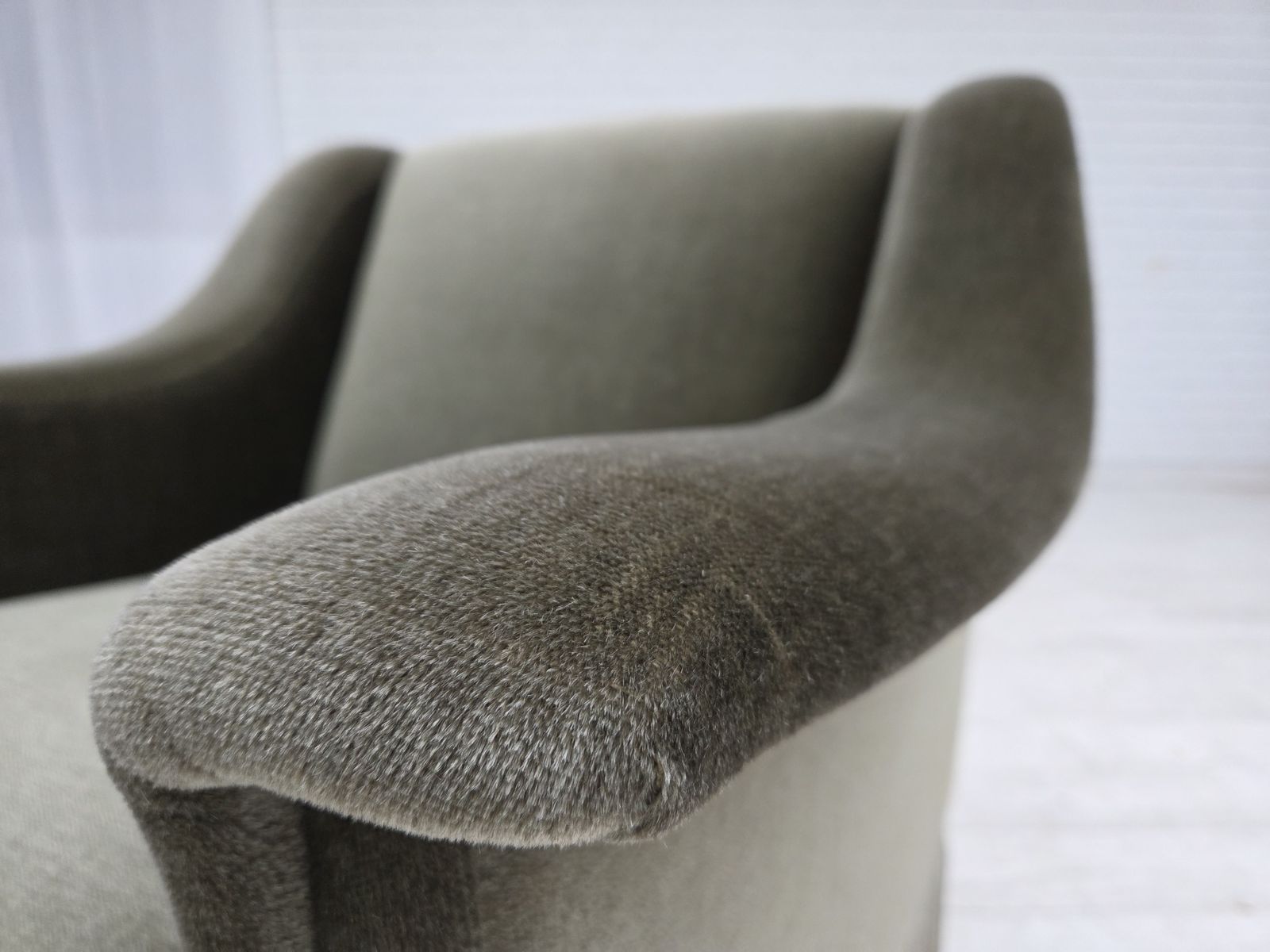 Ca. Jaren 1970, Deense Fauteuil, Groen Meubelvelours, Beukenhout. photo buy