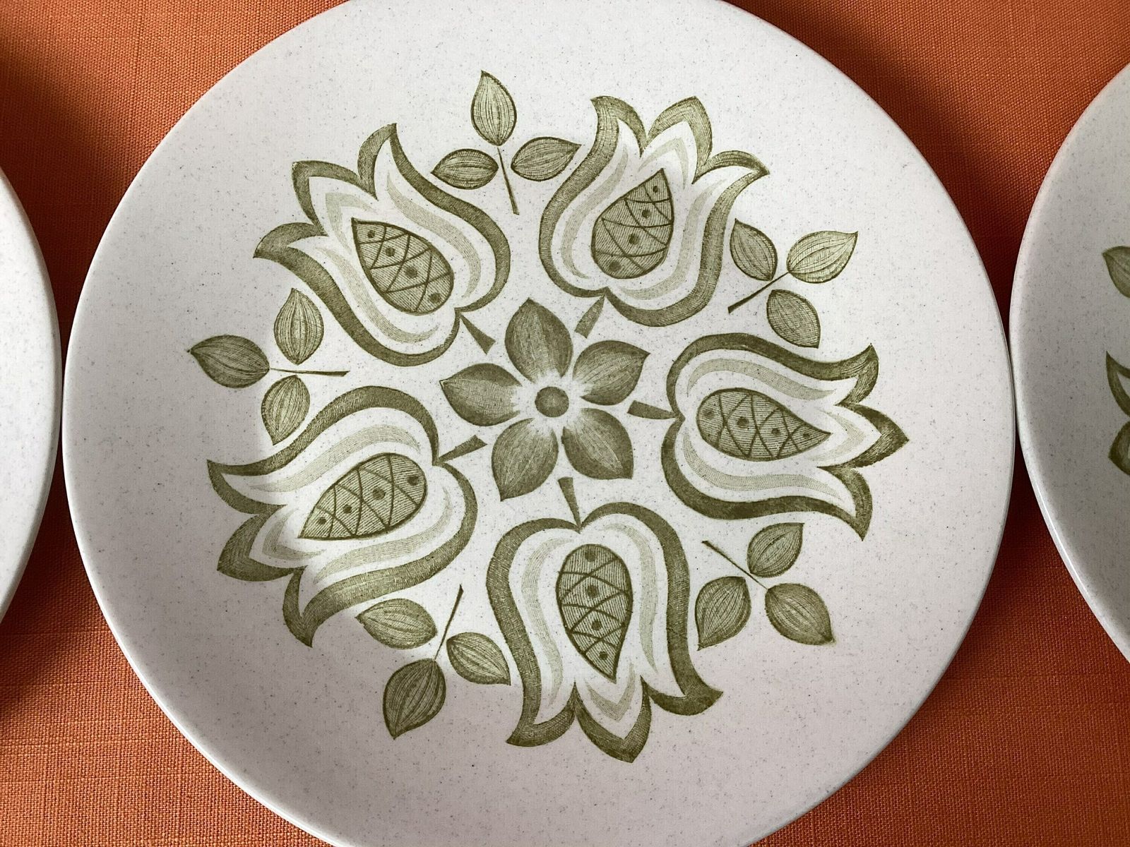 J&G Meakin Maidstone Tulip Time Salad/Dessert Plates (Set Of 6), 1960s Meakin Maidstone Salad Plates, Retro Meakin Tulip Time 8” Diameter photo vinterior