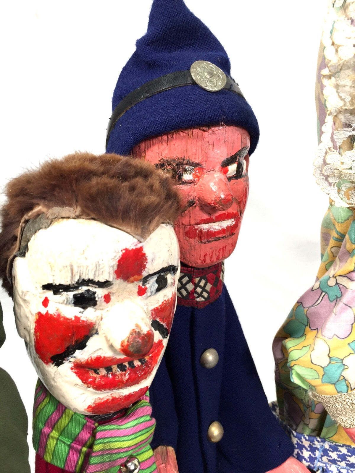 Antique Set Of Punch & Judy Character Hand Puppets By Wal Kent On Display Stand photo vinterior