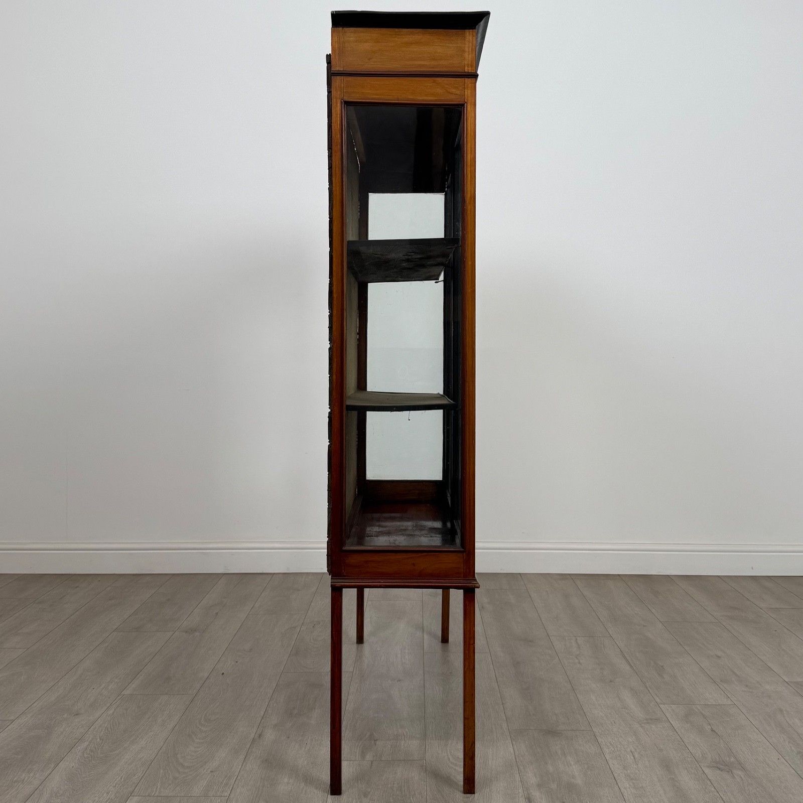 photo furniture Antique 20th Century Inlaid Display Cabinet In Mahogany