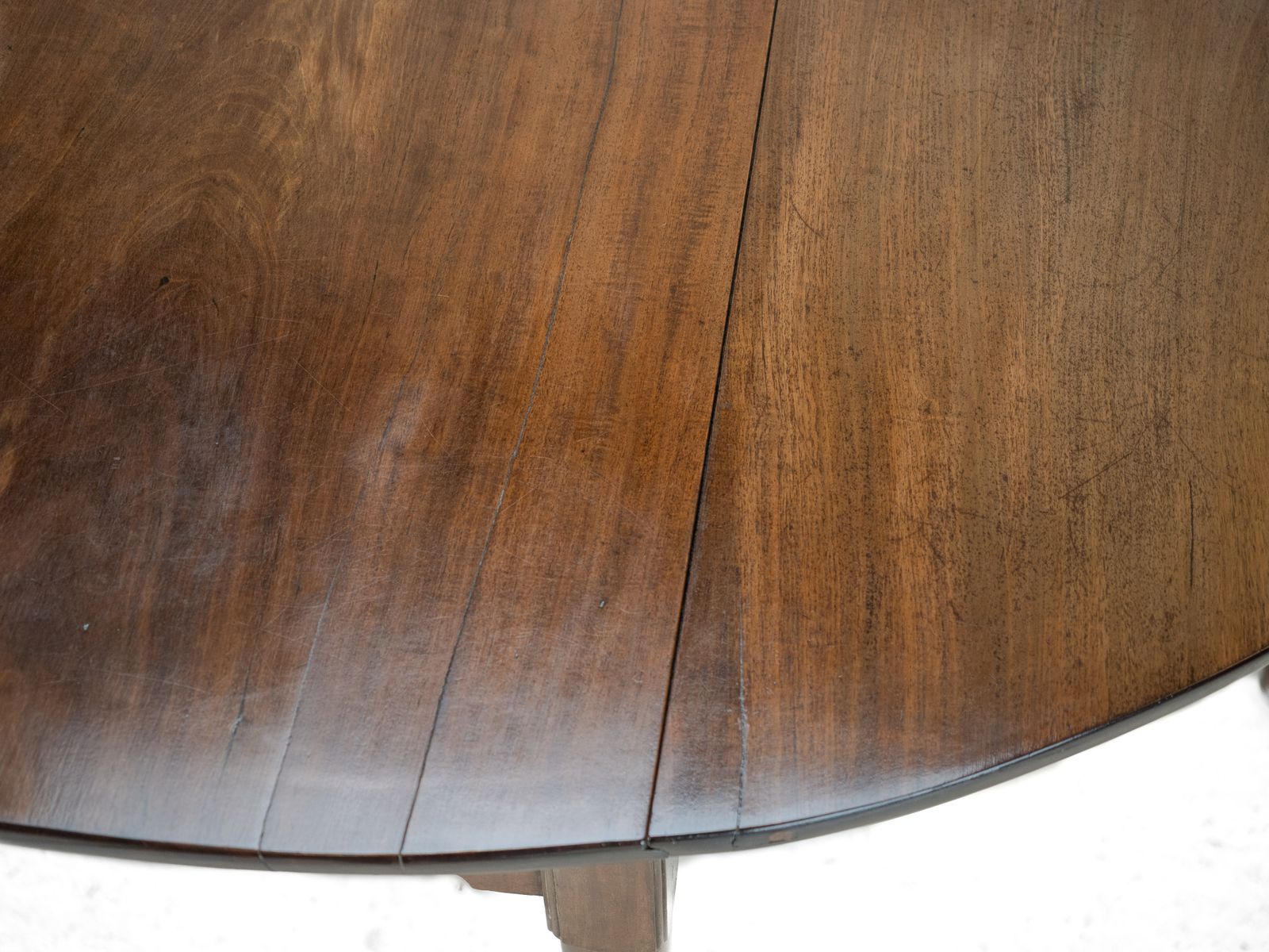 Mid 18th Century George II Mahogany Oval Drop Leaf Gateleg Dining Table – (Georgian, Pad Foot, Occasional, Circa 1750) photo for sale