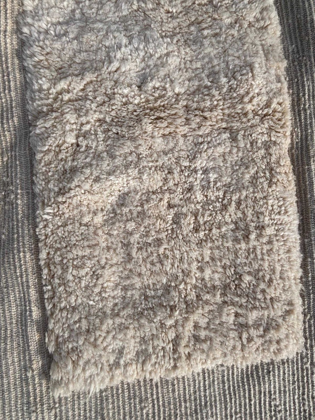 photo furniture Moroccan Mrirt Wool Rug 200x300 Cm – Handmade Ivory Berber Rug – Minimalist Moroccan Area Rug – Luxury Thick Wool Carpet