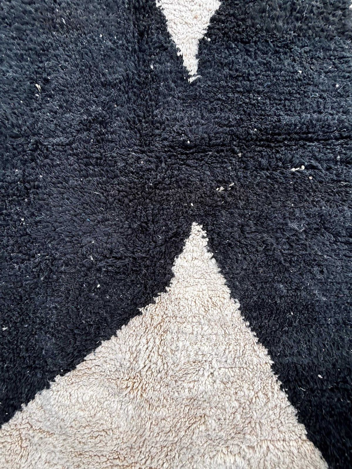 Textiles Moroccan Mrirt Wool Rug 200x300 Cm – Handmade Berber Area Rug, Black And White Carpet, Modern Geometric Moroccan Decor photo