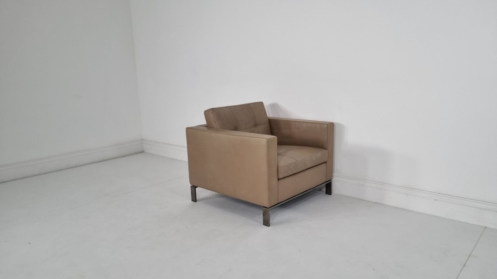 photo vintage Walter Knoll 502 Foster Chair In Soft Brown Leather Excellent Condition