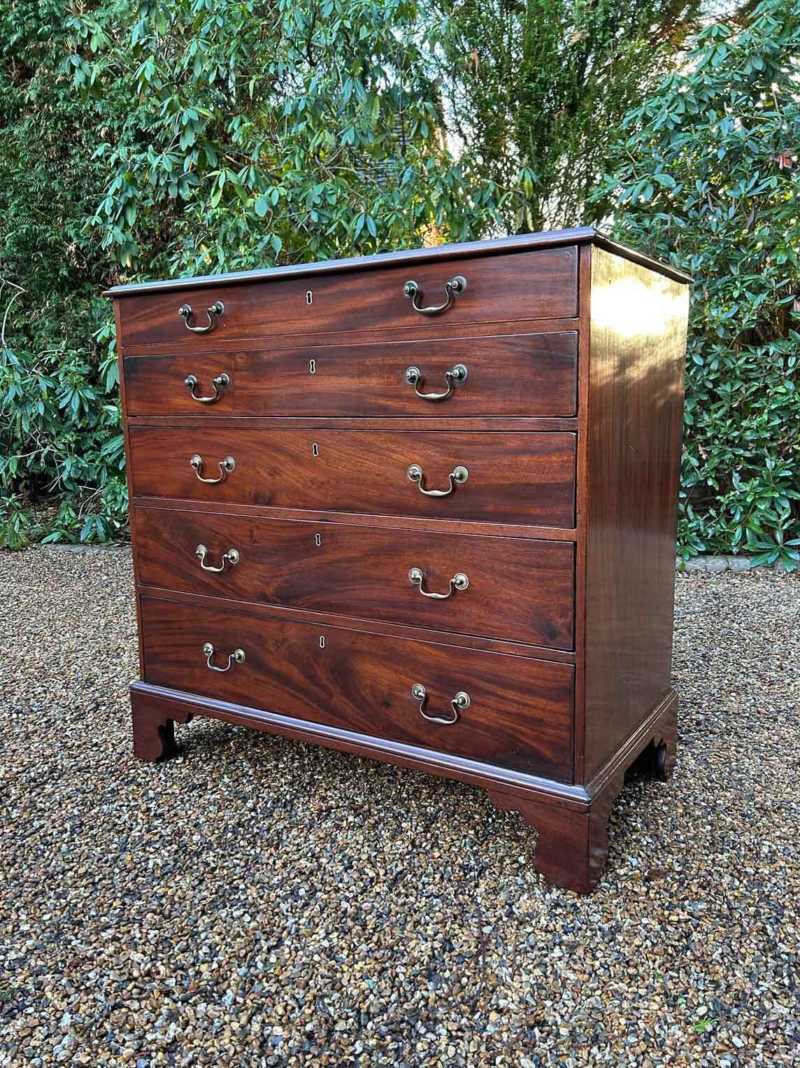 18th Century Georgian Mahogany Chest Of Drawers