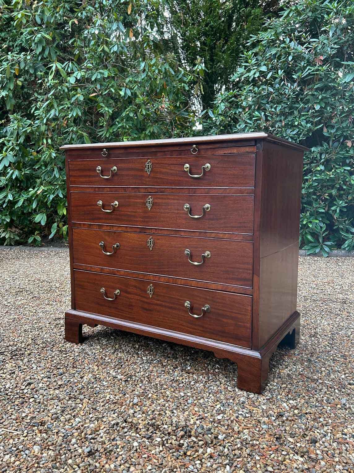18th Century George III Mahogany Chest Of Drawers photo 1650.0