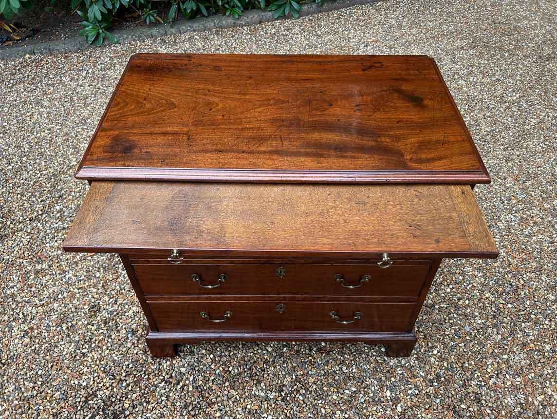 18th Century George III Mahogany Chest Of Drawers photo buy