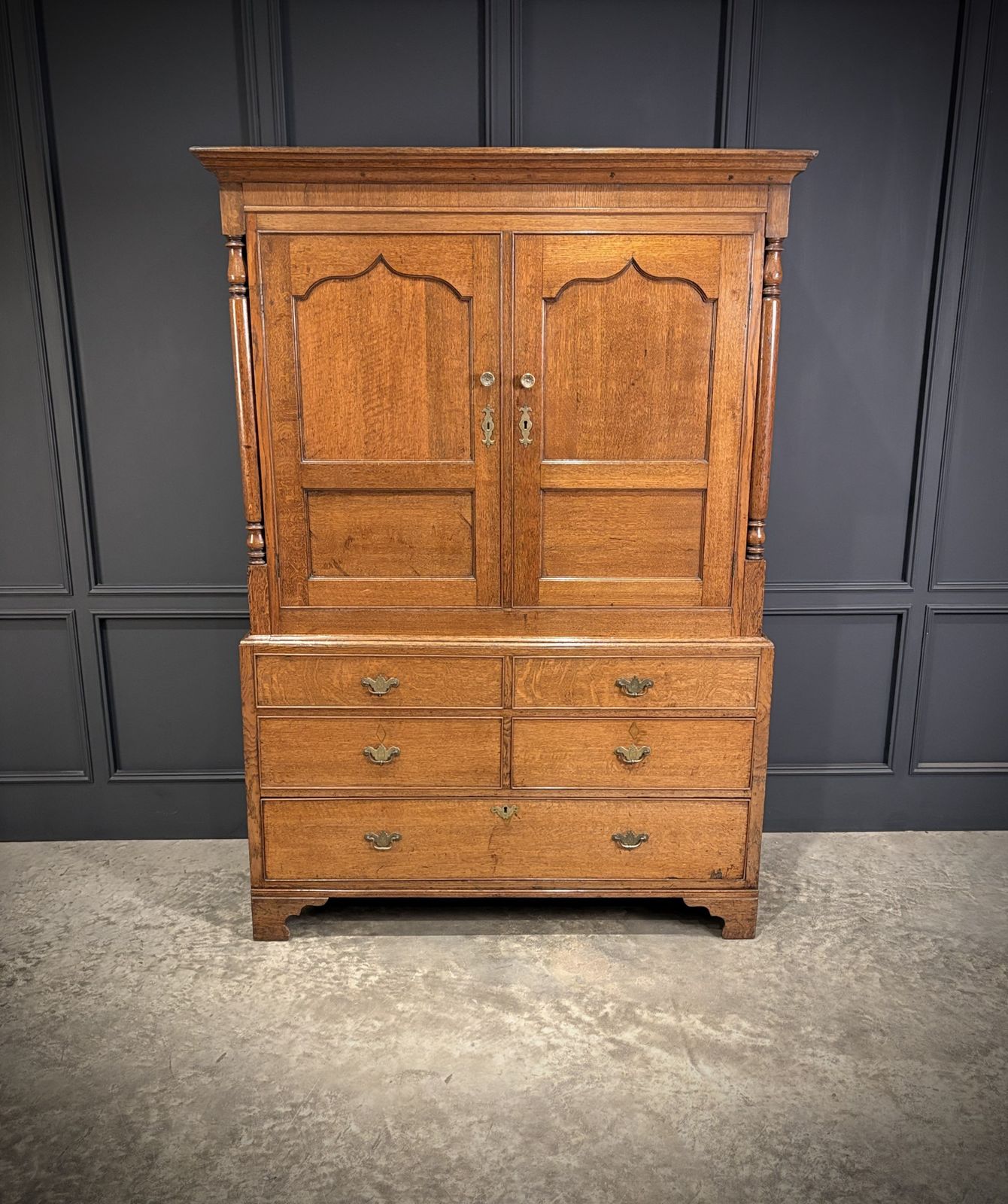 18th Century Oak Wardrobe photo furniture