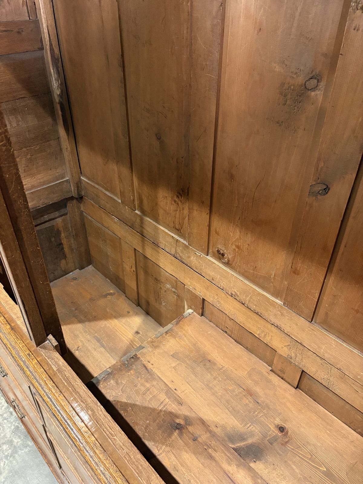 18th Century Oak Wardrobe photo vinterior