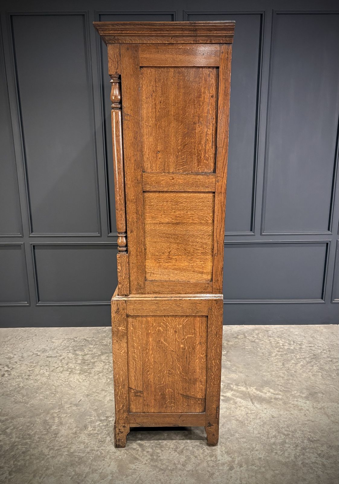 photo furniture 18th Century Oak Wardrobe