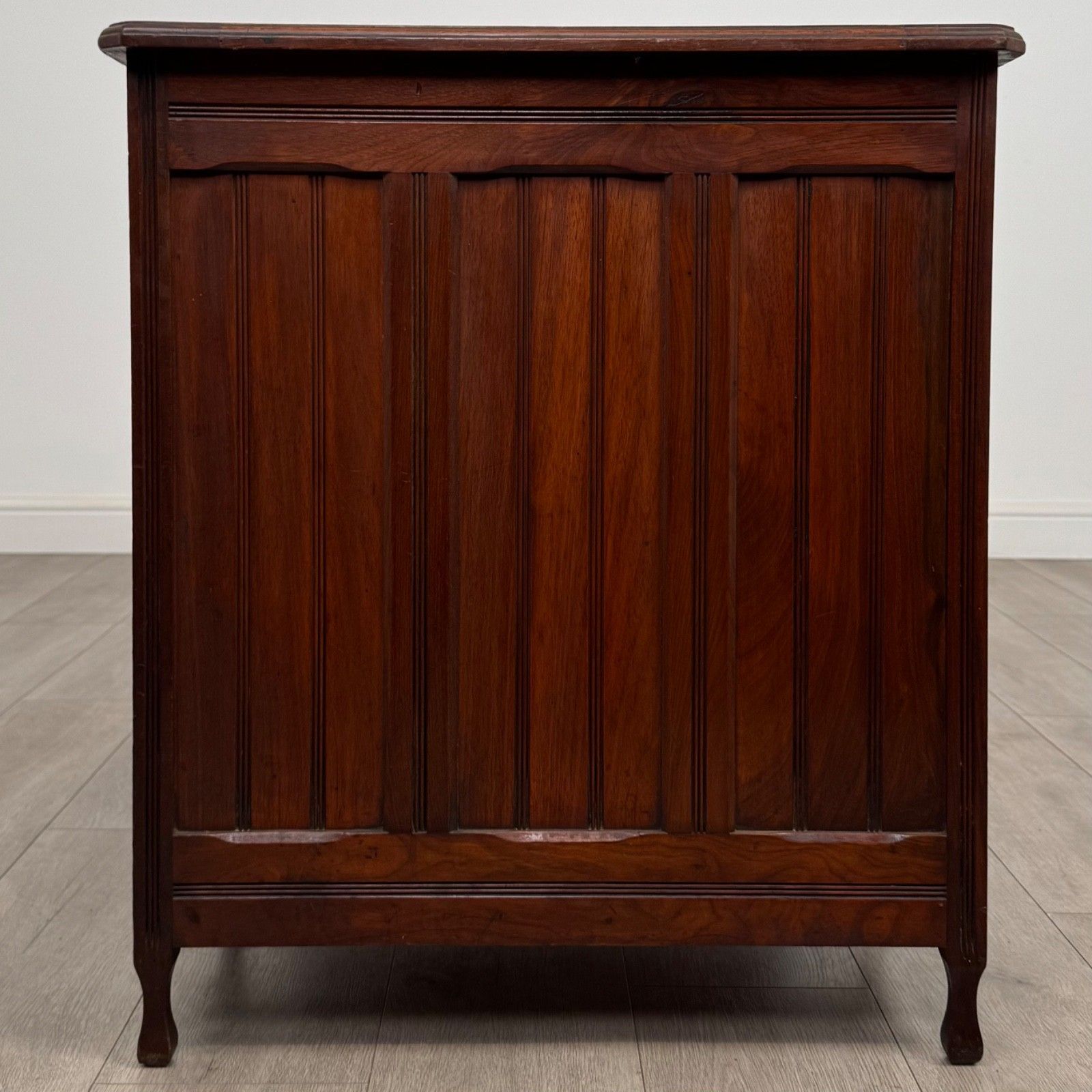 Antique 20th Century Fine Quality Desk In Walnut photo for sale