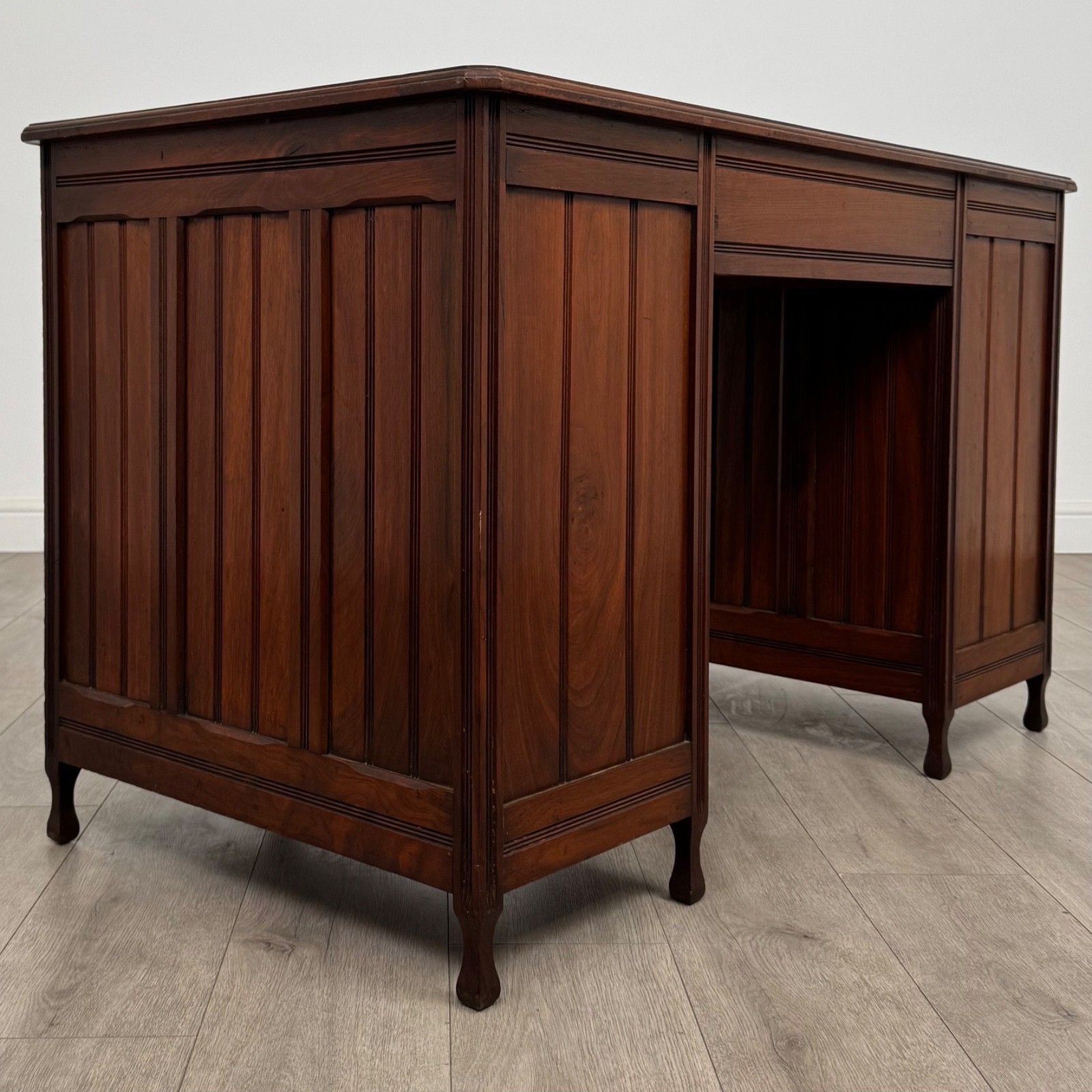 Antique 20th Century Fine Quality Desk In Walnut photo Furniture