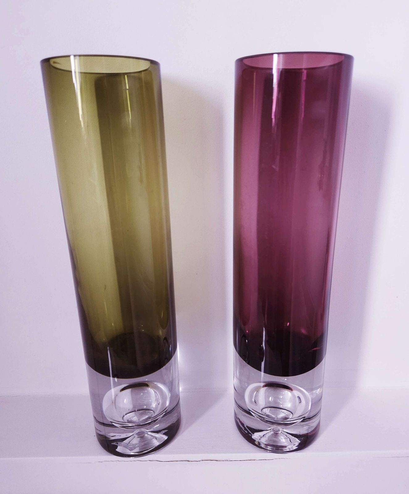 1960's Scandinavian, Amethyst Glass Vase With Bubble Base By Tapio Wirkkala photo vinterior