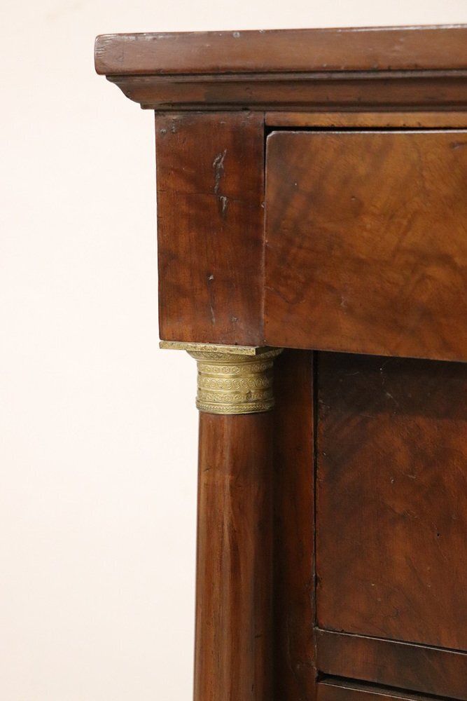 photo vinterior Antique Early 19th Century Walnut Chest Of Drawers
