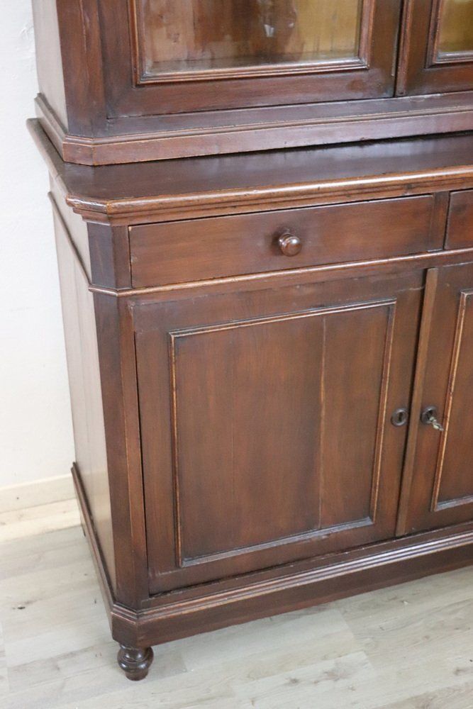 Furniture Antique Mid 19th Century Sideboard In Walnut Veneer photo
