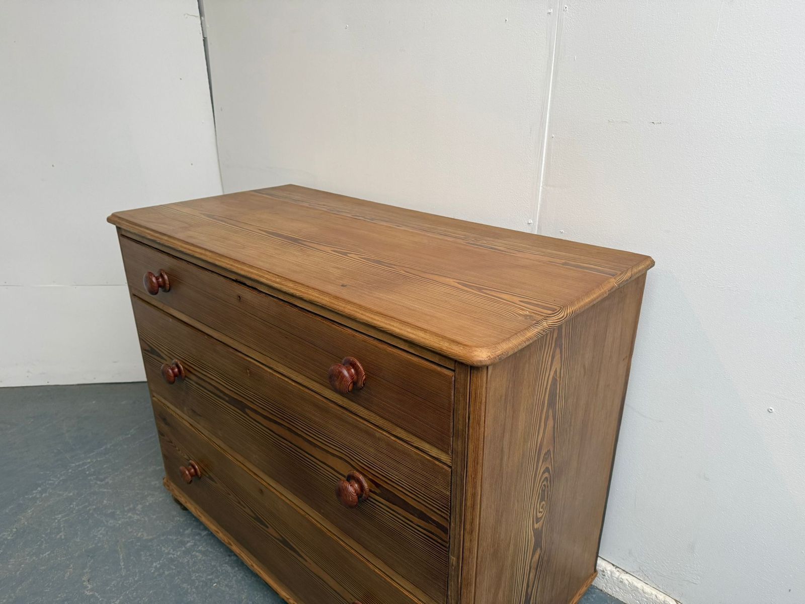 A Top Quality Victorian Pine Large Waxed 3 Drawer Chest Of Drawers photo Furniture