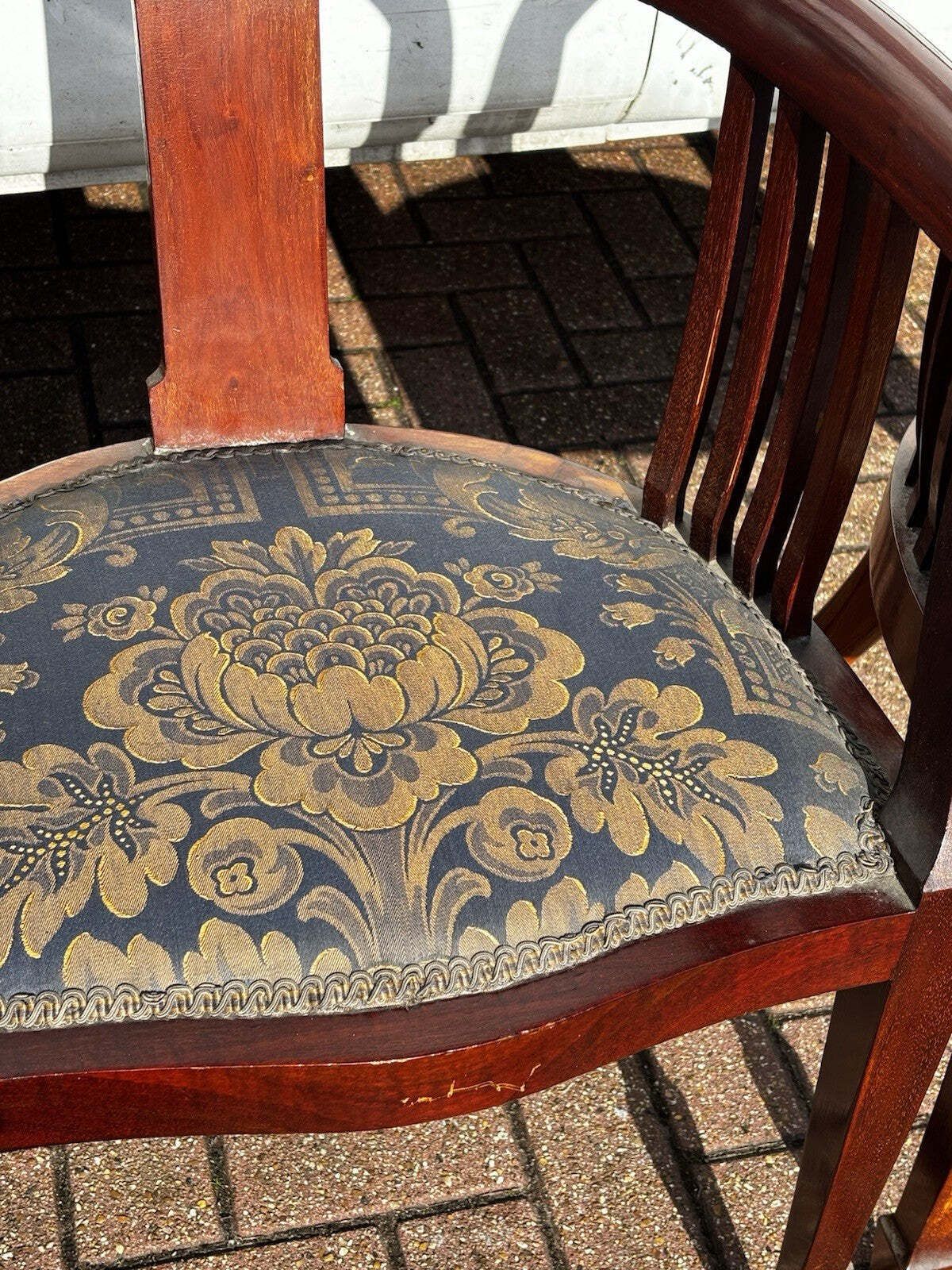 photo vinterior Edwardian Set Of 4 Mahogany Hotel Foyer Chairs.