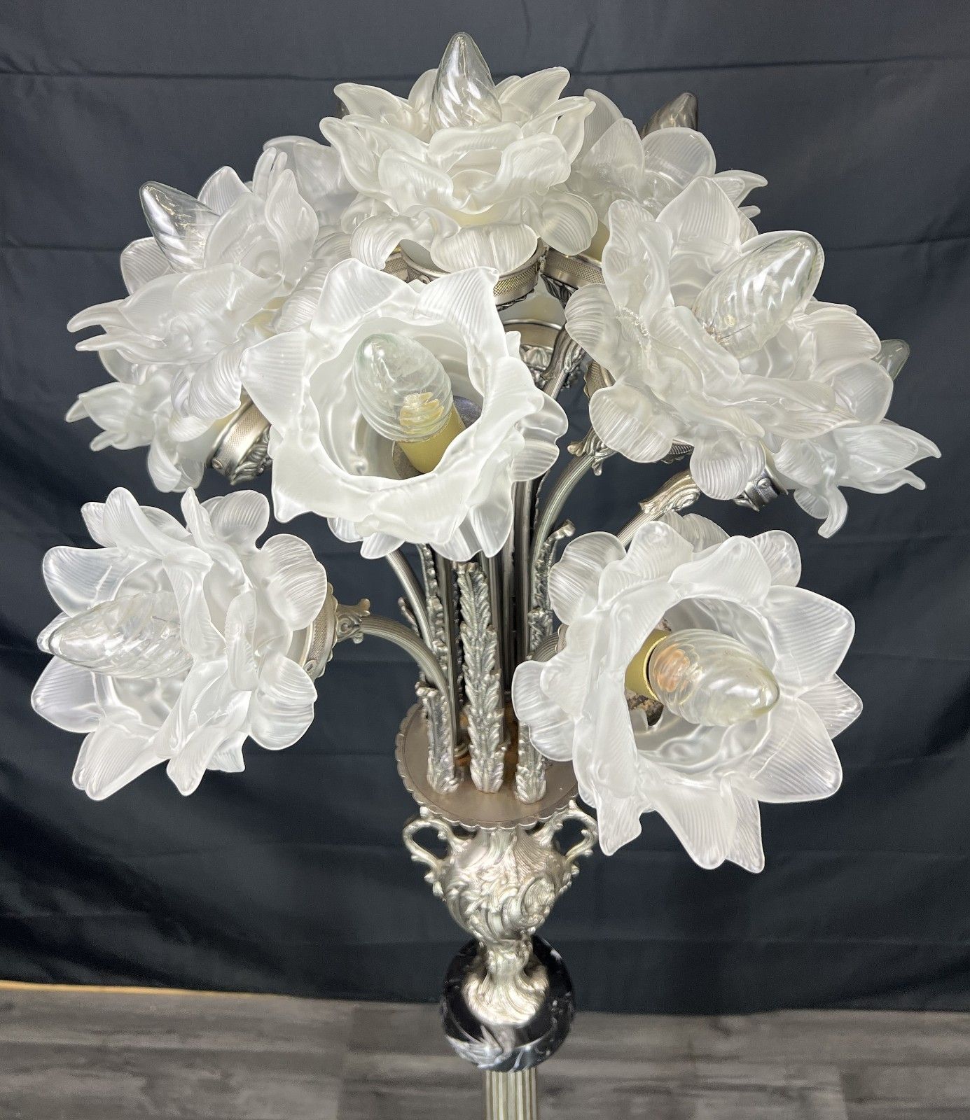 Floor Lamp Vintage French Style Standing Lamp Metal Floral Design Lot 4818