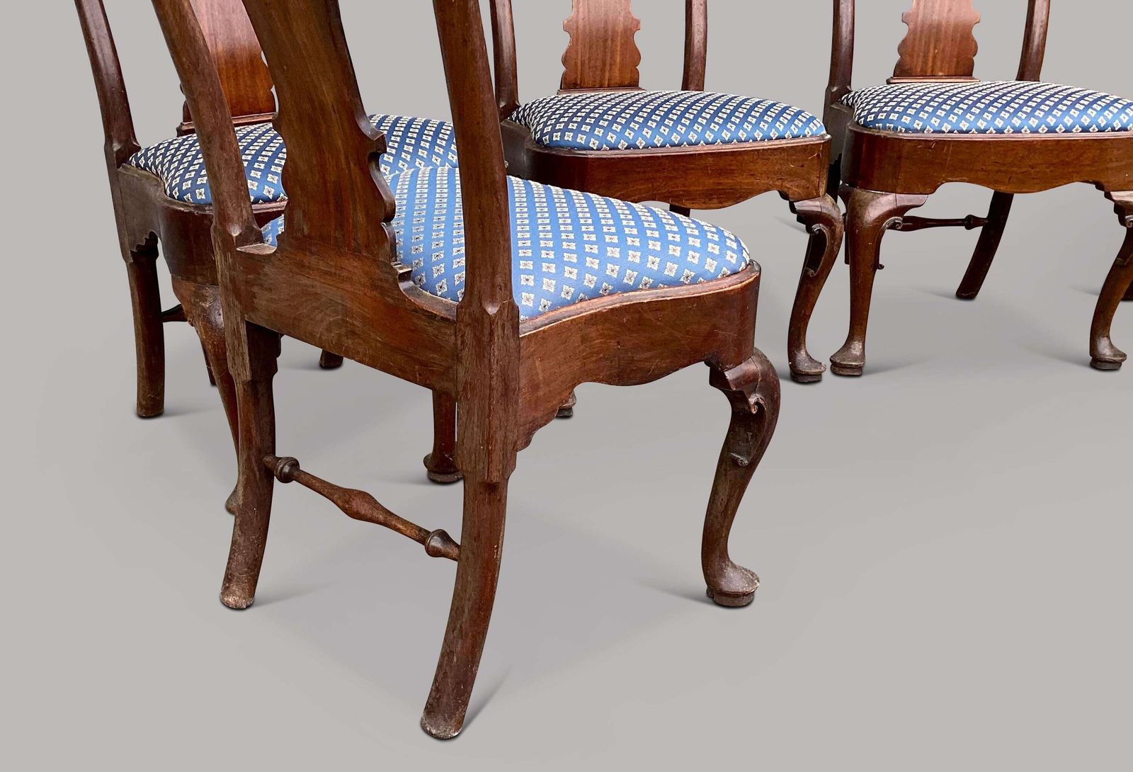 5280.0 Handsome George II Red Walnut Set Of 6 Side / Dining Chairs photo