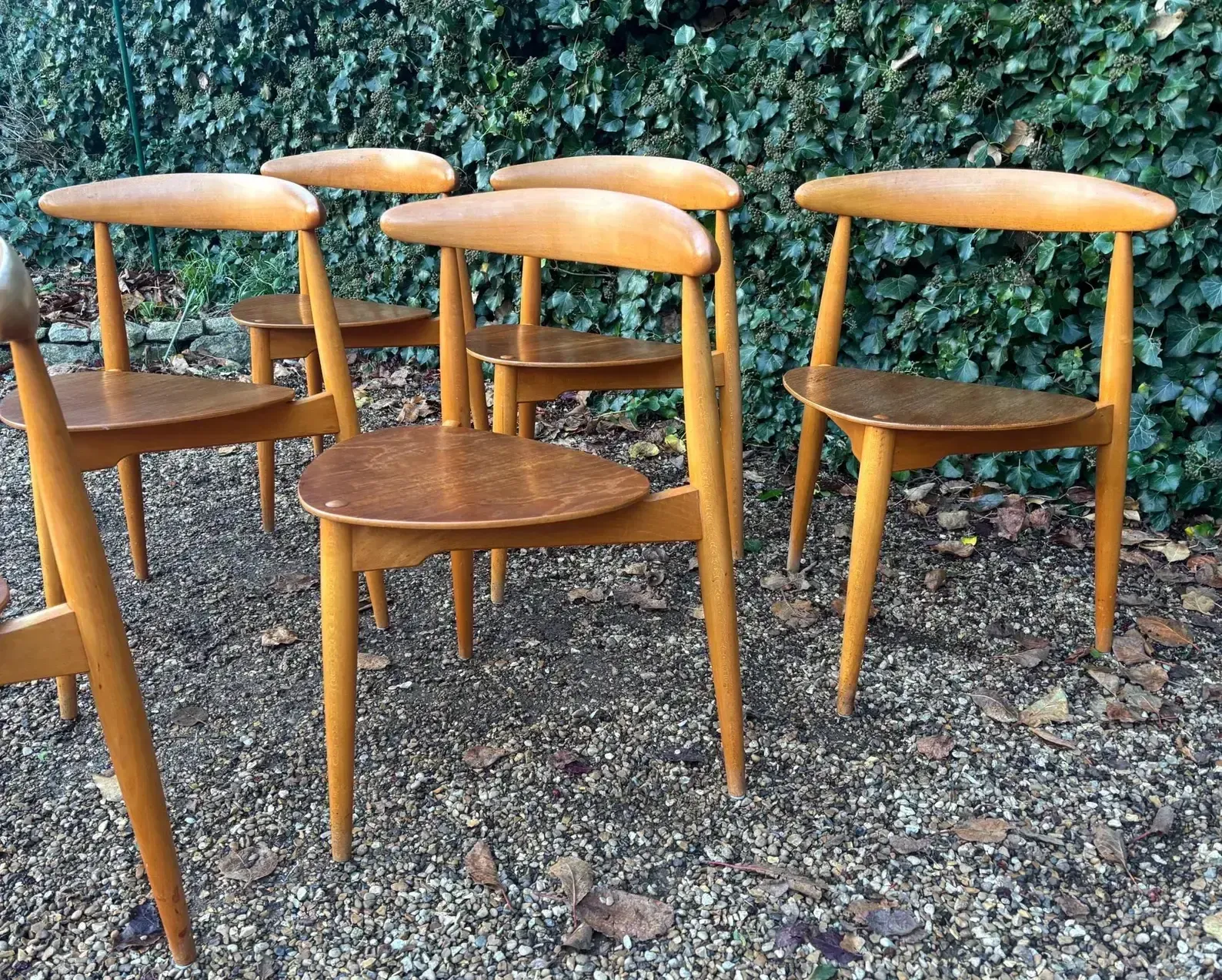 photo vinterior Vintage Hans Wegner Heart Table & Six Chairs C.1955