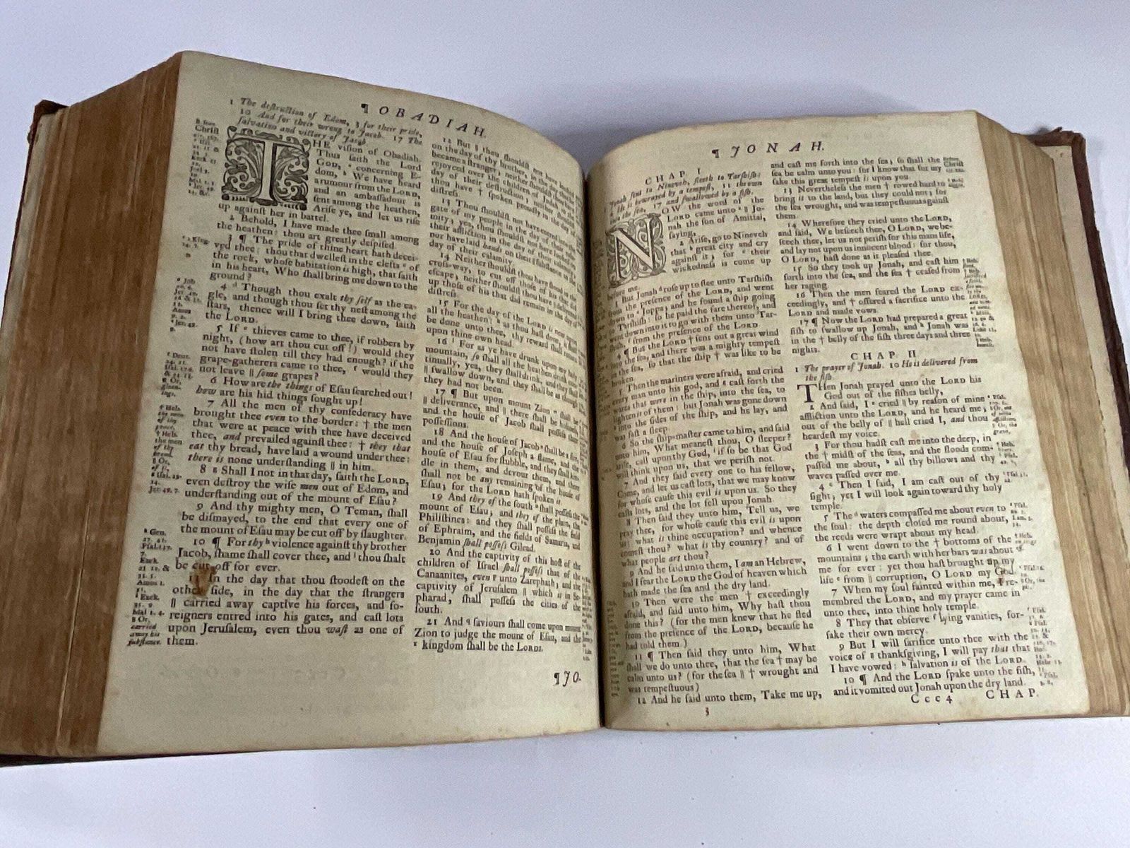 photo vinterior Antique Bible, John Baskett 1726. Very Rare