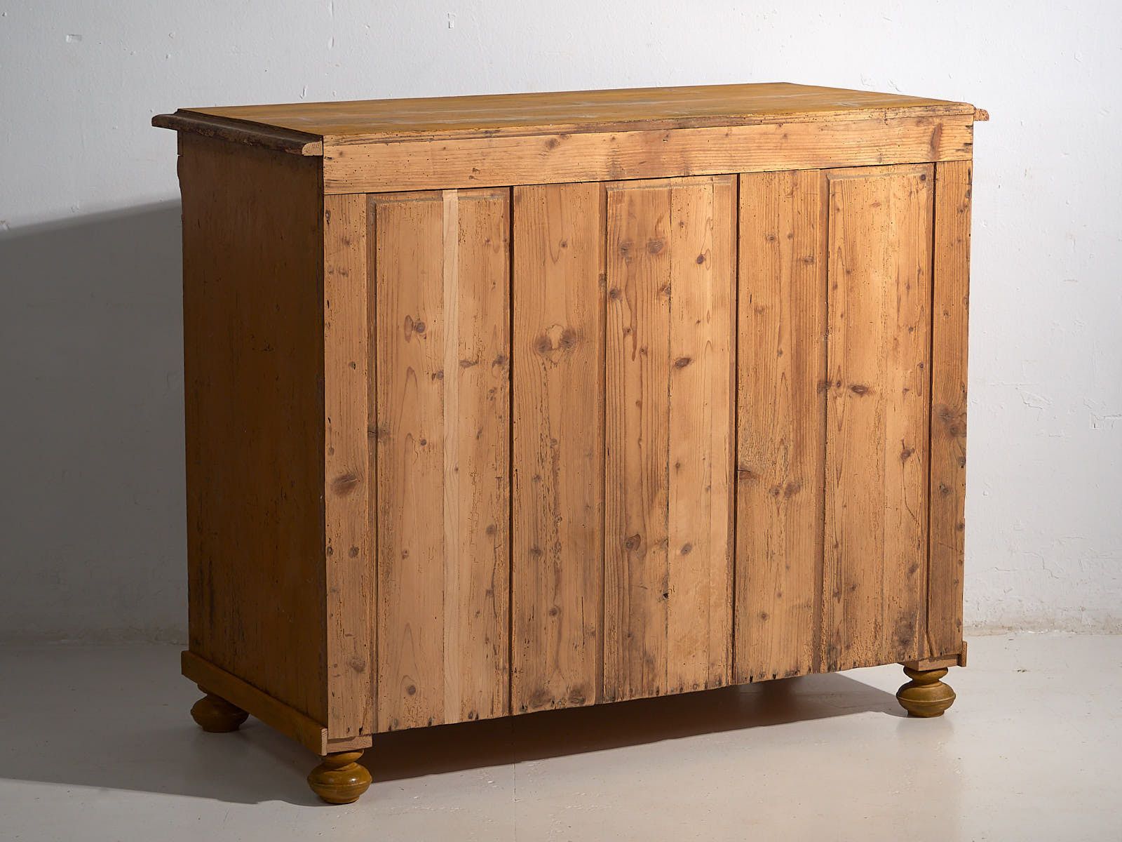 photo furniture Antique Three Drawer Dresser, 1920s
