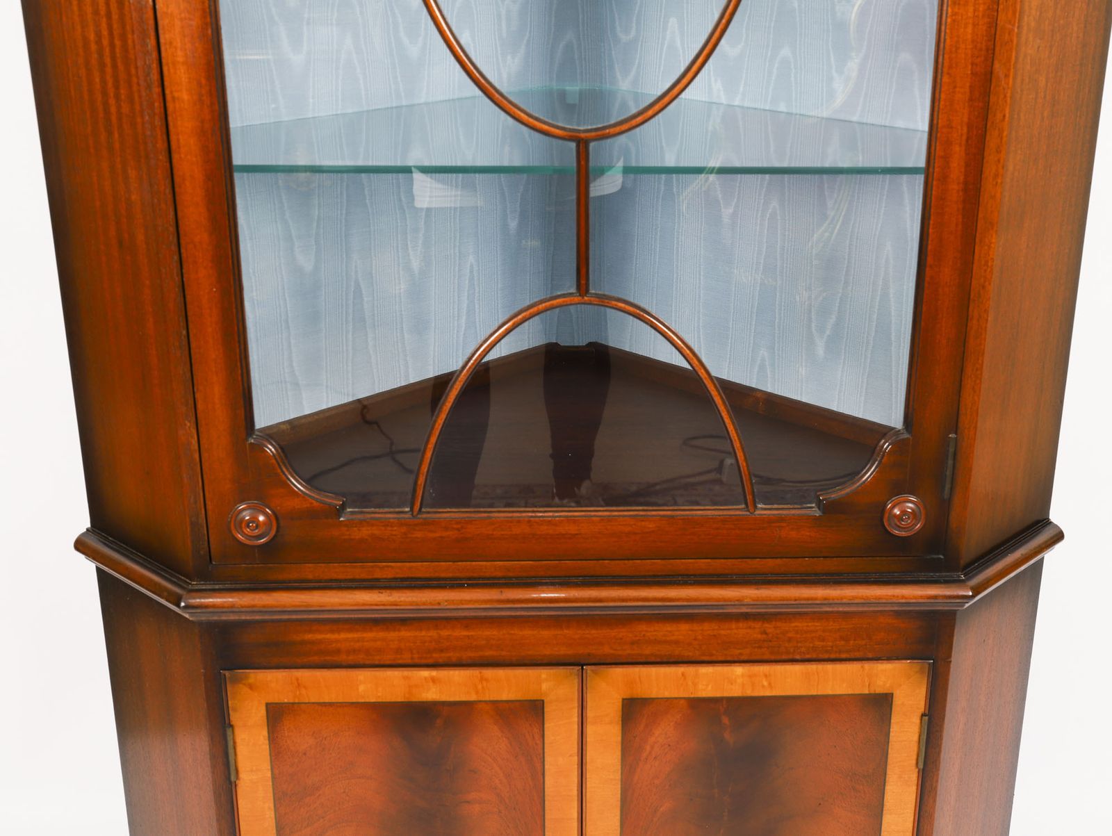 Vintage English Flame Mahogany Corner Display Cabinet Retailed Harrods 20th C photo vinterior