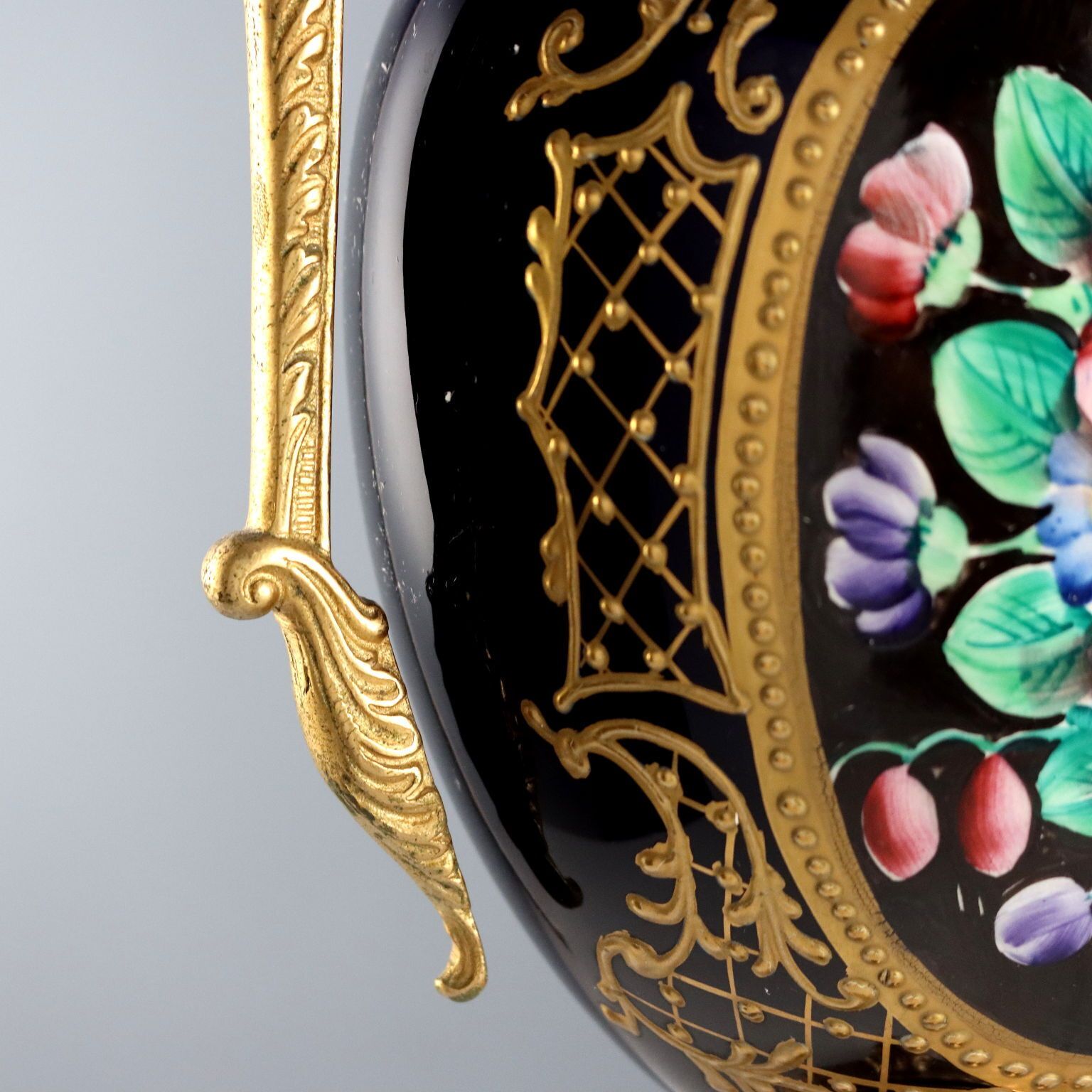 Antique Vases Porcelain Gilded Bronze Decorations XX Century photo vinterior