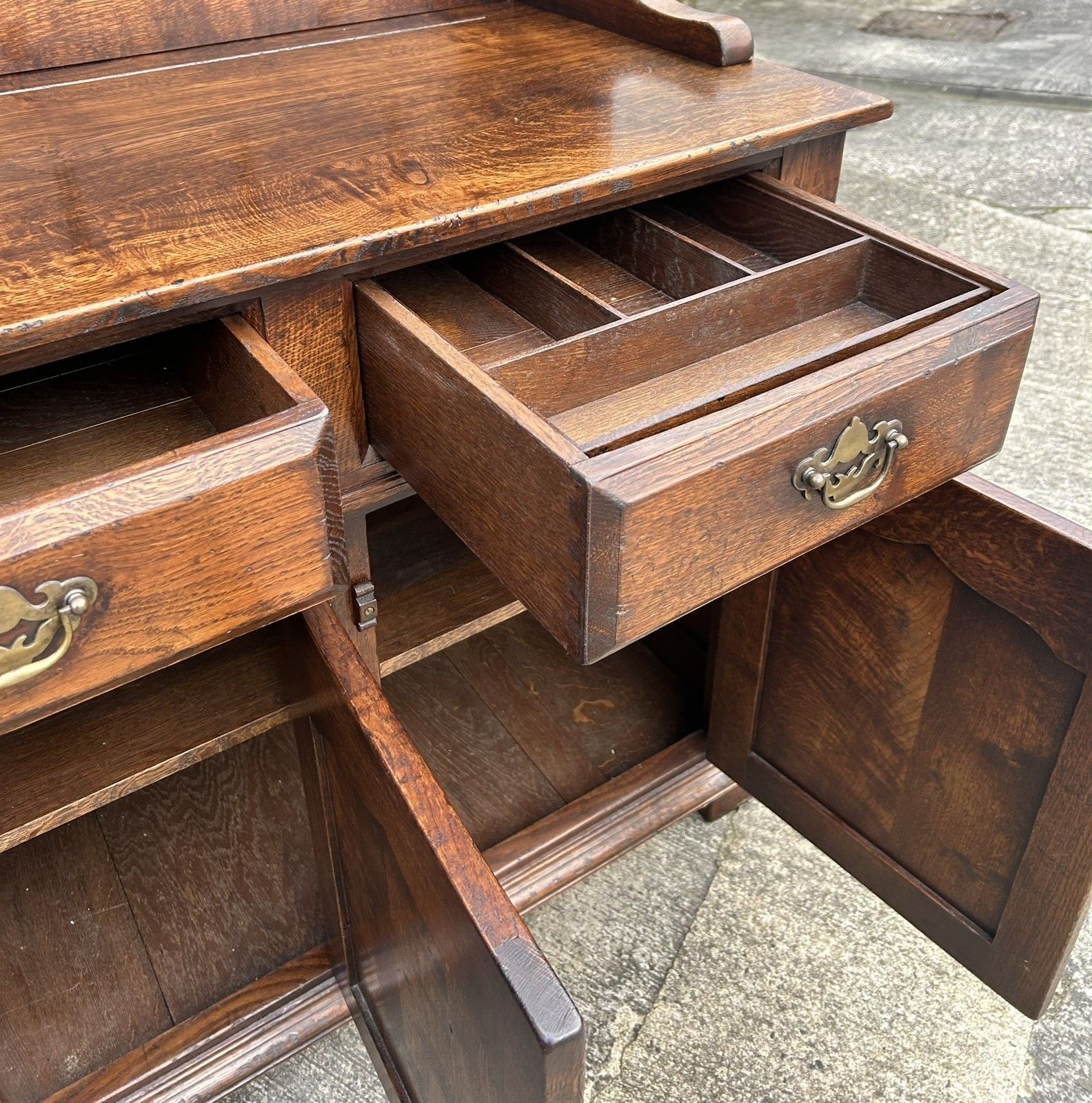 photo buy Chingford English Country House Oak Dresser & Rack Titchmarsh & Goodwin Style