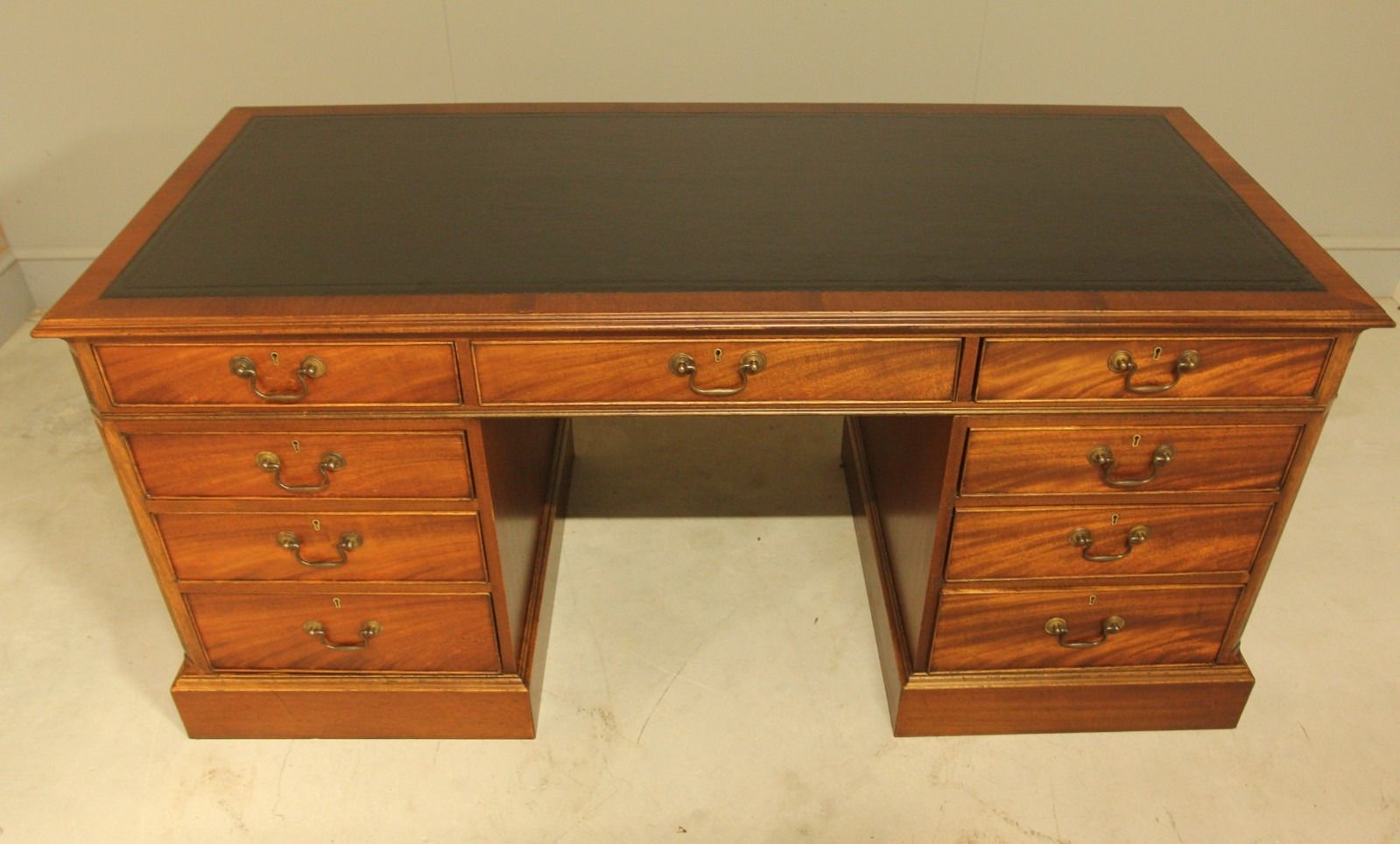 Early 20th Century Curl Mahogany Twin Pedestal Desk photo for sale